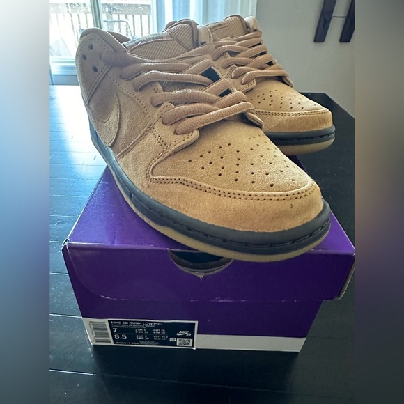 Nike SB dunk low pro, wheat/brown Size 7M - Picture 2 of 5